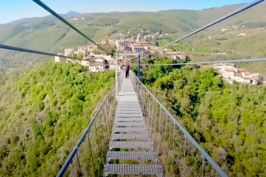 Ponte Tibetano Sellano Umbria, Corte Fratini